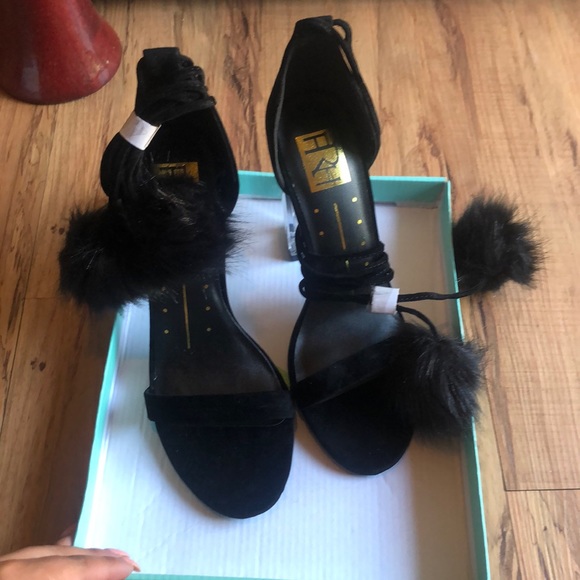 Tight up black clear heel with puff - Picture 4 of 6